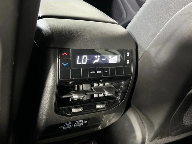 2023 Jeep Grand Cherokee L Laredo 4x4