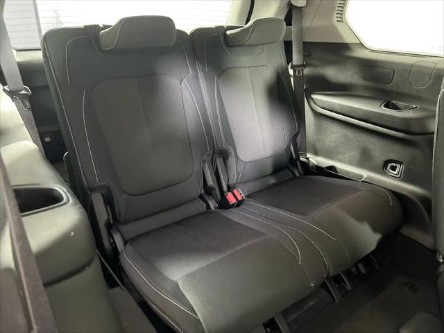 2023 Jeep Grand Cherokee L Laredo 4x4