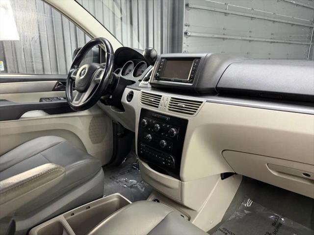 2012 Volkswagen Routan SE