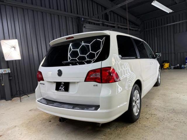 2012 Volkswagen Routan SE