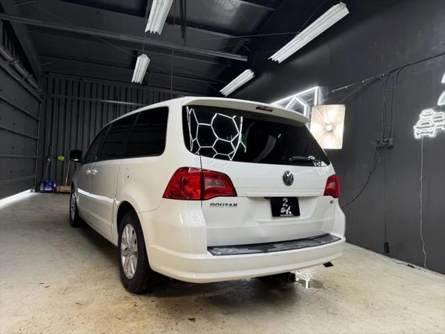 2012 Volkswagen Routan SE
