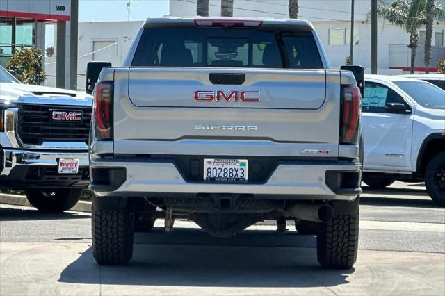 2024 GMC Sierra 2500HD 4WD Crew Cab Standard Bed AT4