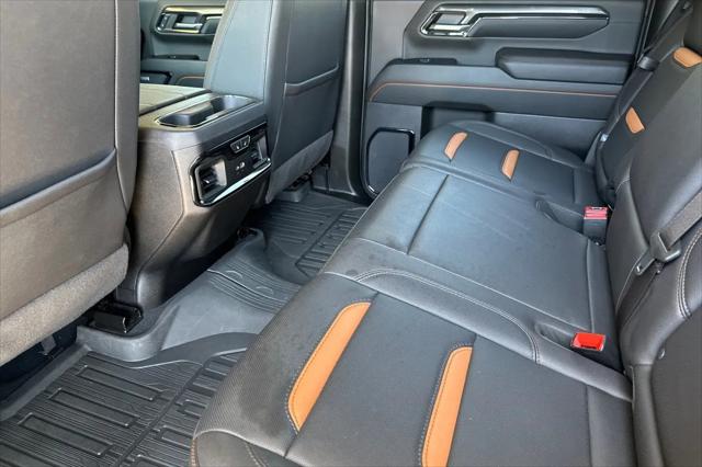 2024 GMC Sierra 2500HD 4WD Crew Cab Standard Bed AT4