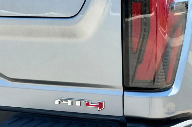 2024 GMC Sierra 2500HD 4WD Crew Cab Standard Bed AT4