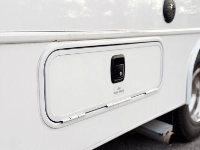 2019 Ford E-450 Cutaway Base