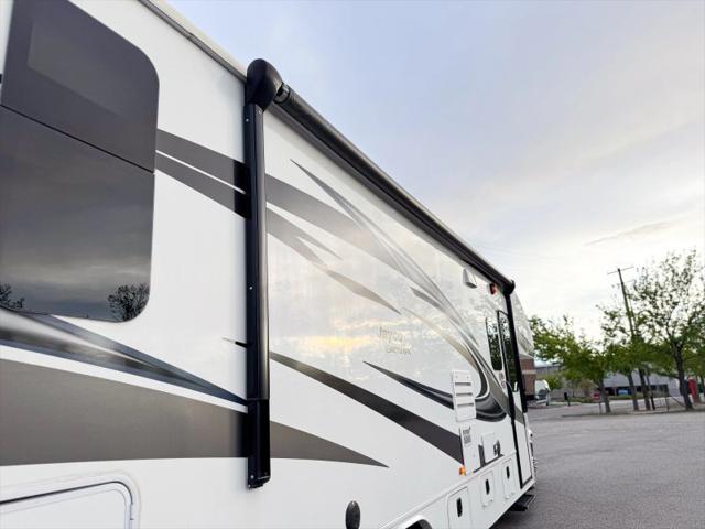2019 Ford E-450 Cutaway Base