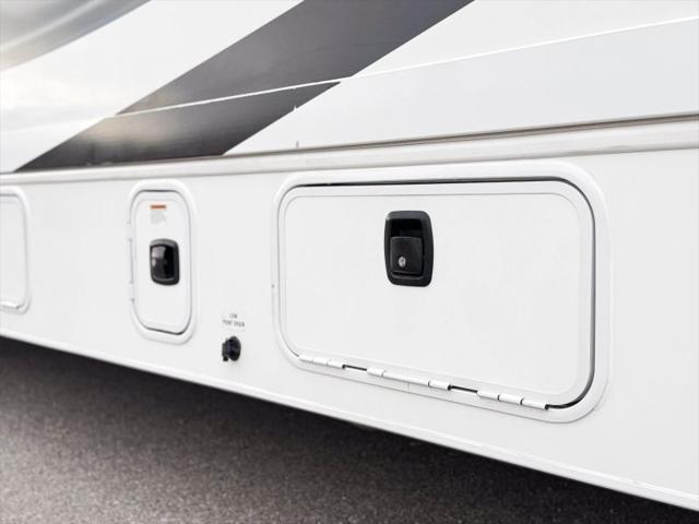 2019 Ford E-450 Cutaway Base