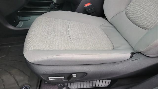 2025 Toyota Sienna LE