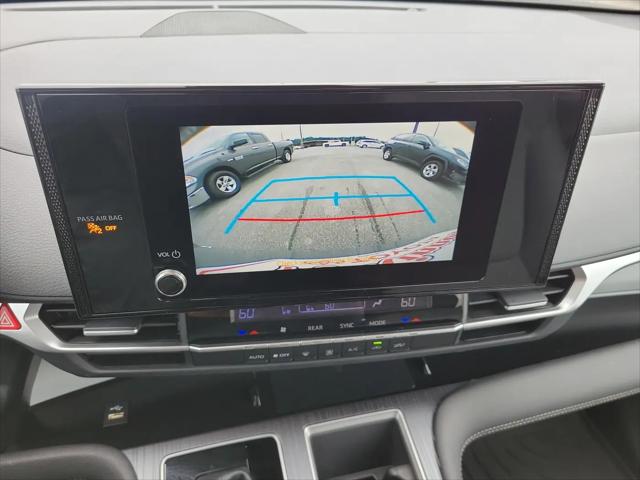 2025 Toyota Sienna LE