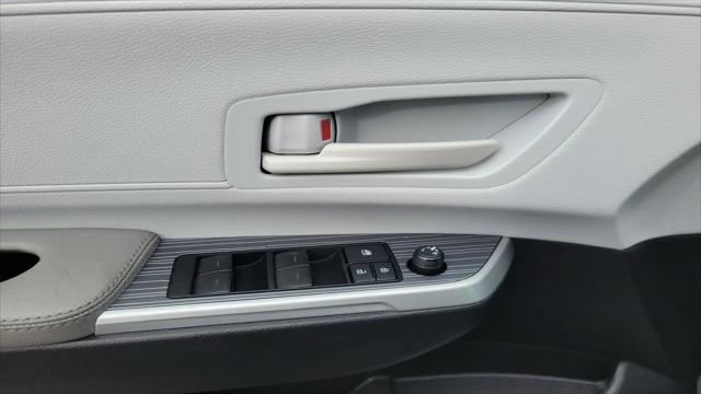 2025 Toyota Sienna LE