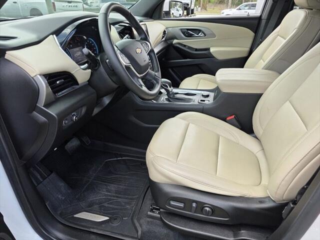 2023 Chevrolet Traverse AWD LT Leather