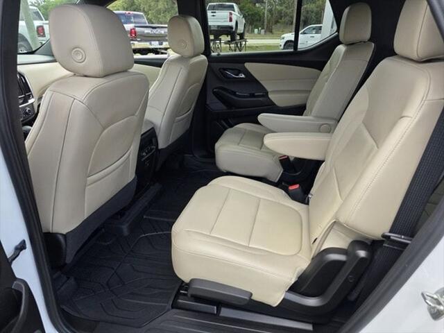 2023 Chevrolet Traverse AWD LT Leather