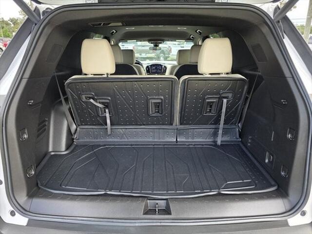2023 Chevrolet Traverse AWD LT Leather