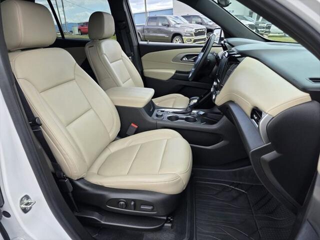 2023 Chevrolet Traverse AWD LT Leather