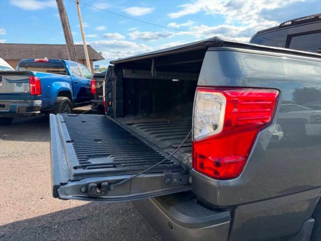 2017 Nissan Titan SL