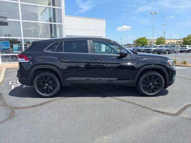 2026 Volkswagen Atlas Cross Sport SE with Technology