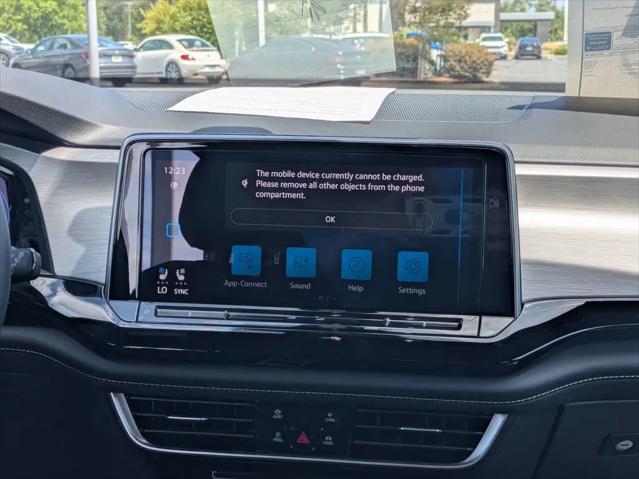 2026 Volkswagen Atlas Cross Sport SE with Technology