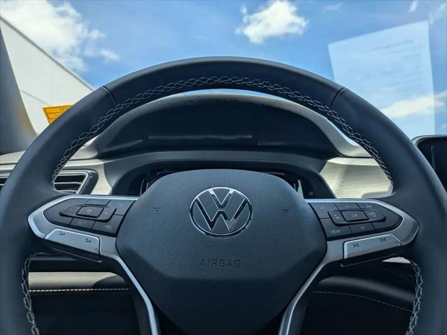 2026 Volkswagen Atlas Cross Sport SE with Technology