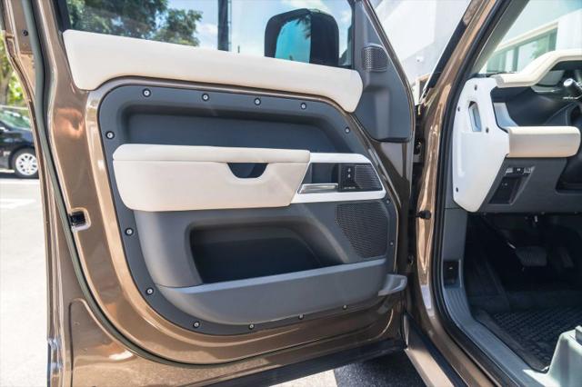 2023 Land Rover Defender 110 S