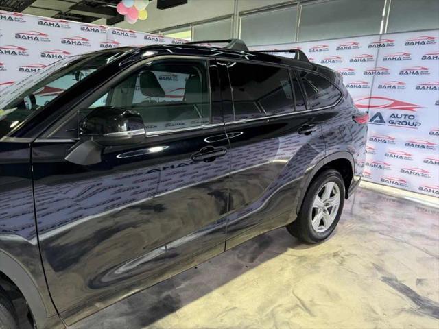 2022 Toyota Highlander Hybrid LE