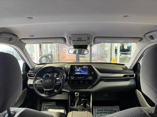 2022 Toyota Highlander Hybrid LE