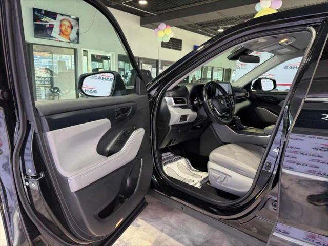 2022 Toyota Highlander Hybrid LE