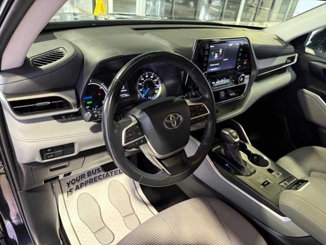 2022 Toyota Highlander Hybrid LE
