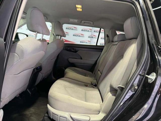 2022 Toyota Highlander Hybrid LE