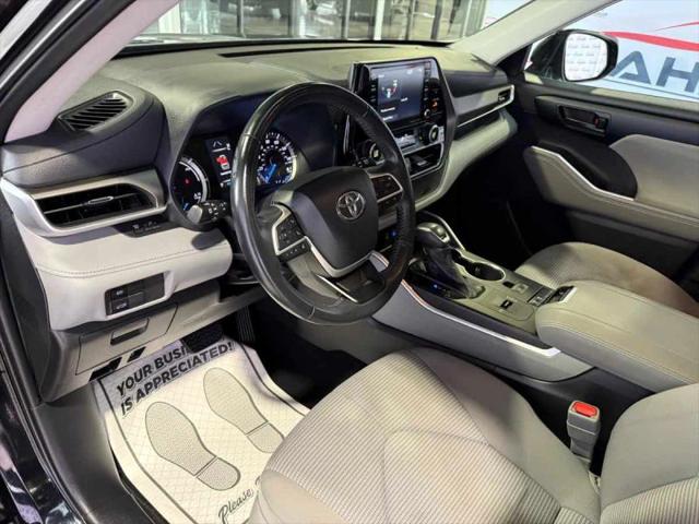 2022 Toyota Highlander Hybrid LE