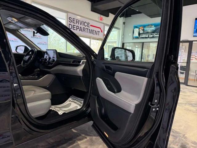 2022 Toyota Highlander Hybrid LE