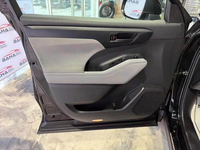 2022 Toyota Highlander Hybrid LE