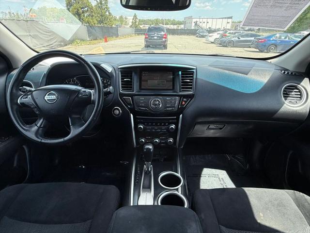 2015 Nissan Pathfinder SV