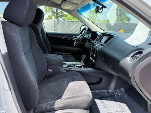 2015 Nissan Pathfinder SV