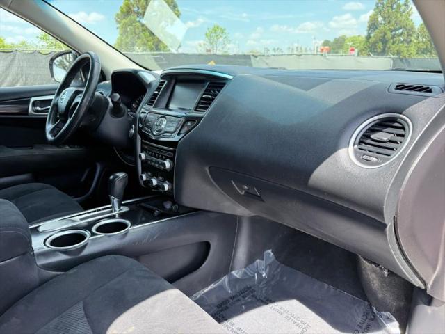 2015 Nissan Pathfinder SV