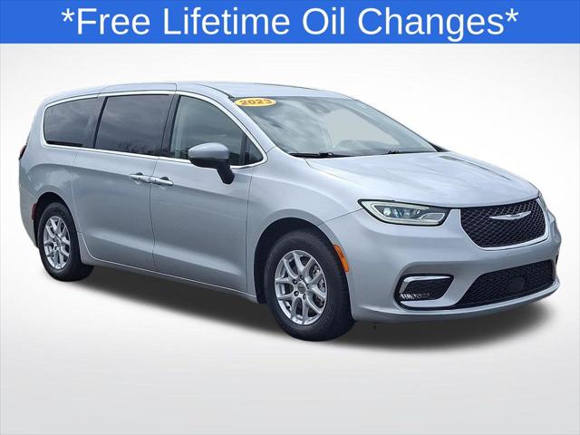 2023 Chrysler Pacifica Touring L for sale in Lumberton, NJ