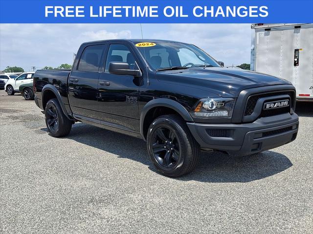 2024 Ram 1500 Classic Warlock Crew Cab 4x4 5'7" Box for sale in Lumberton, NJ