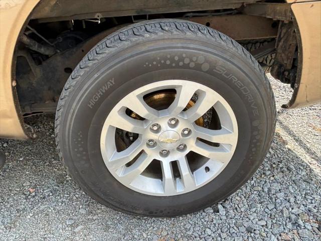 2004 Nissan Titan LE