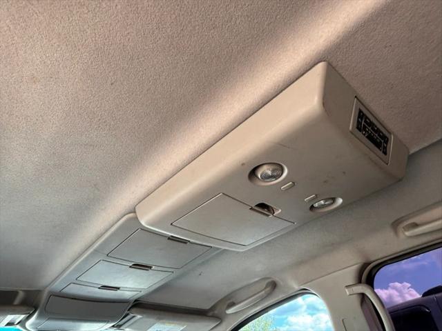 2004 Nissan Titan LE