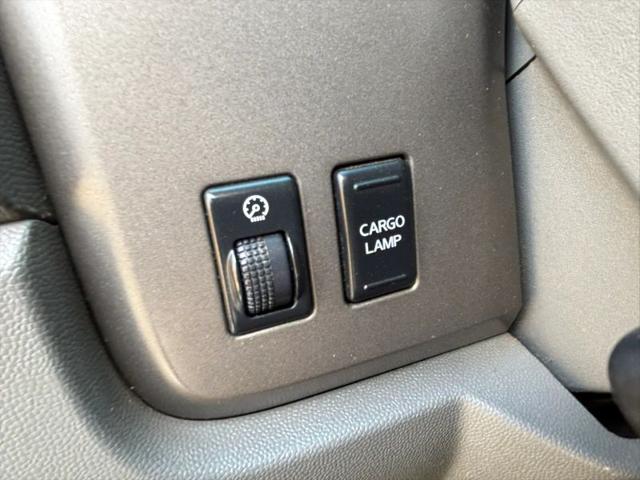 2004 Nissan Titan LE