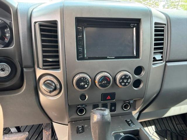 2004 Nissan Titan LE