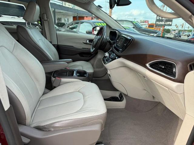 2017 Chrysler Pacifica Touring-L