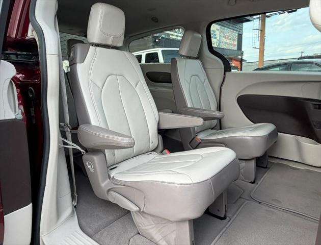 2017 Chrysler Pacifica Touring-L