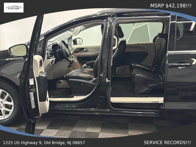 2022 Chrysler Pacifica Touring L