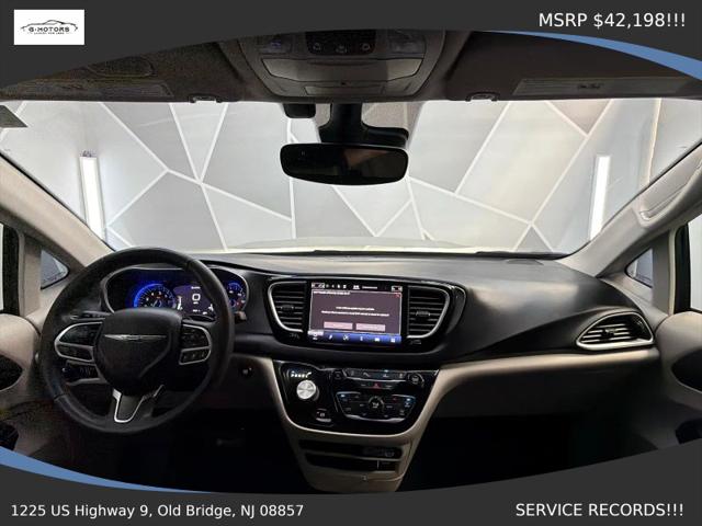 2022 Chrysler Pacifica Touring L