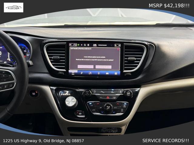 2022 Chrysler Pacifica Touring L
