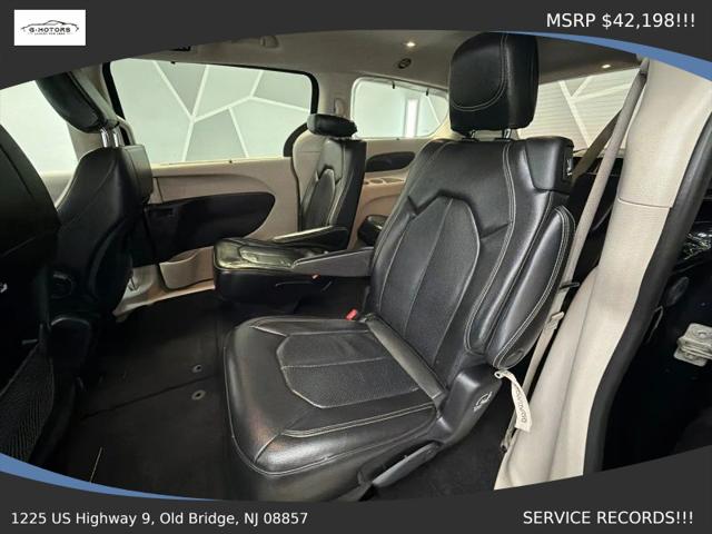 2022 Chrysler Pacifica Touring L