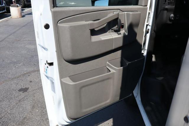 2022 Chevrolet Express Cutaway Work Van
