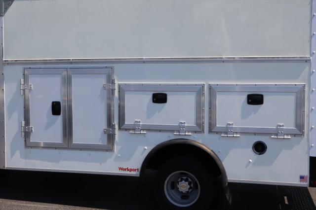 2022 Chevrolet Express Cutaway Work Van