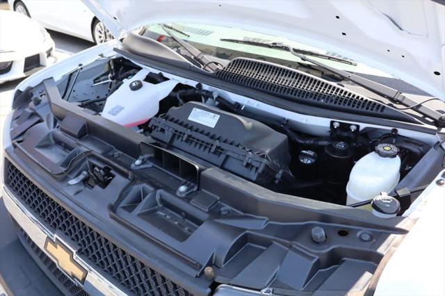 2022 Chevrolet Express Cutaway Work Van