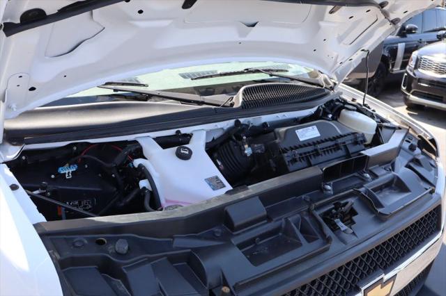 2022 Chevrolet Express Cutaway Work Van